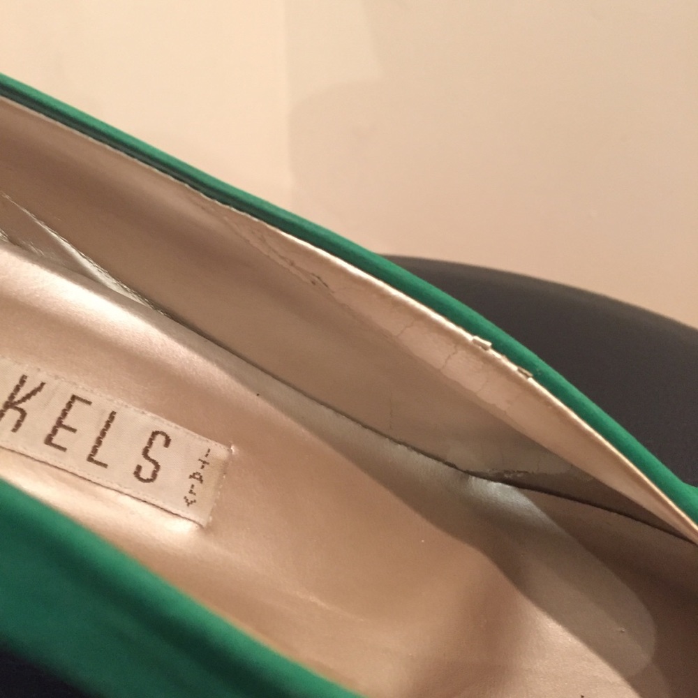 Parakeet green suede pumps - Picture 7 of 7